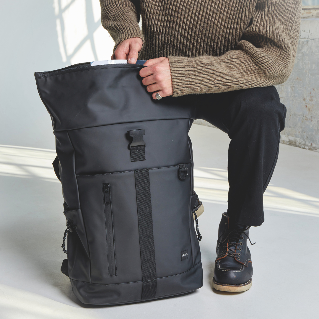 Black 30L Transporter Deluxe Backpack