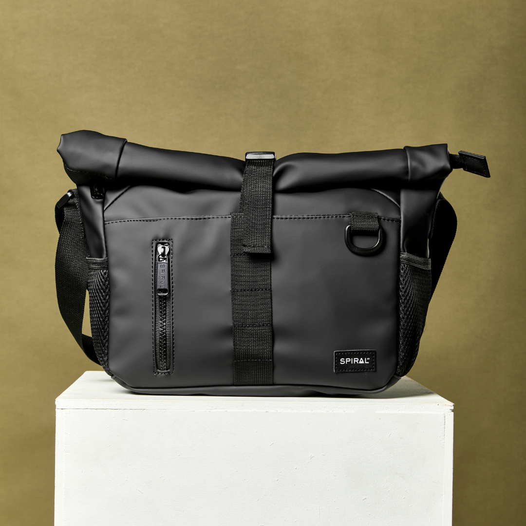 Black Transporter Deluxe Messenger Bag - PRE ORDER 03/12/25