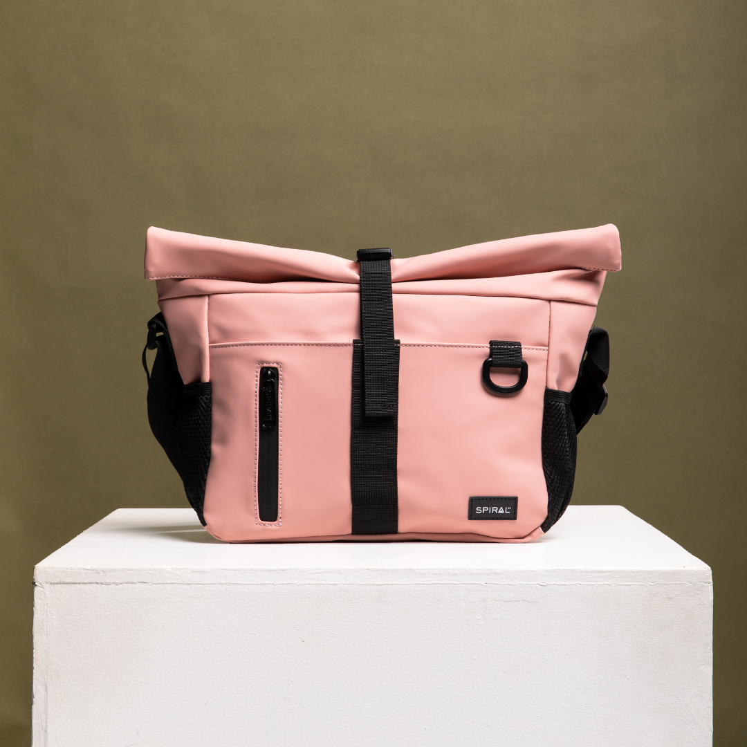 Stone Traveller Deluxe Messenger Bag