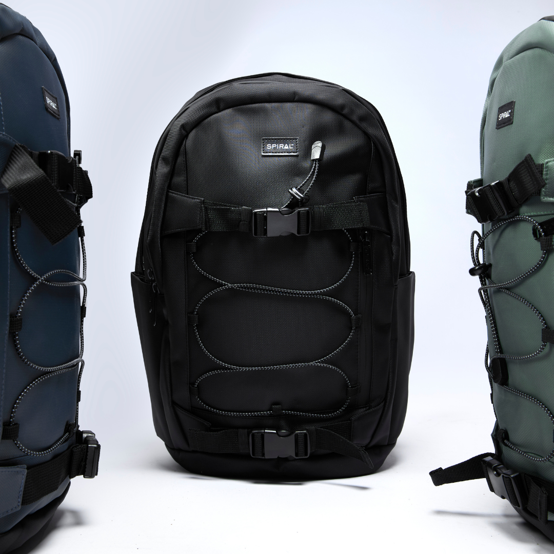 Black 25L Voyager Backpack