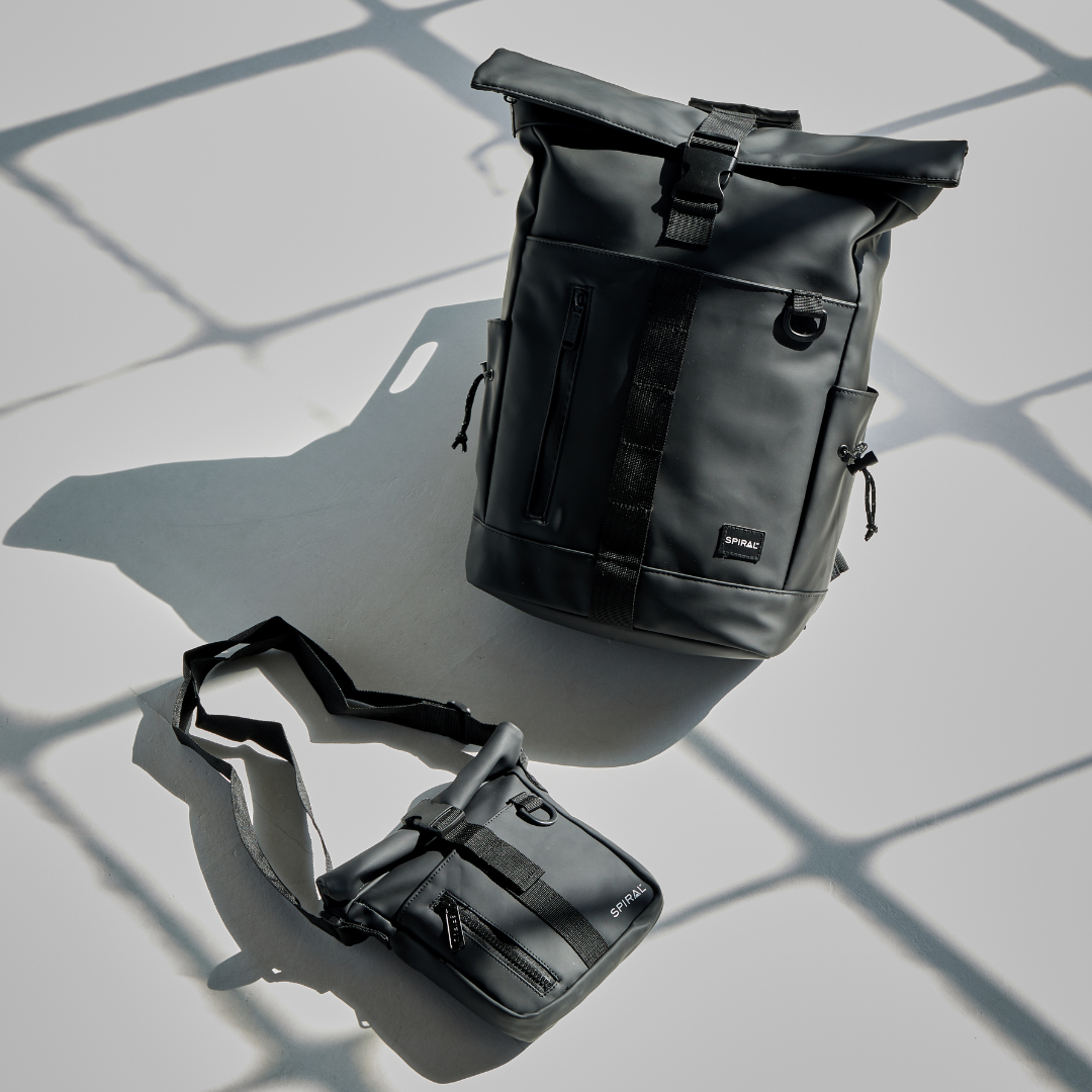 Black Transporter Deluxe Shoulder Bag