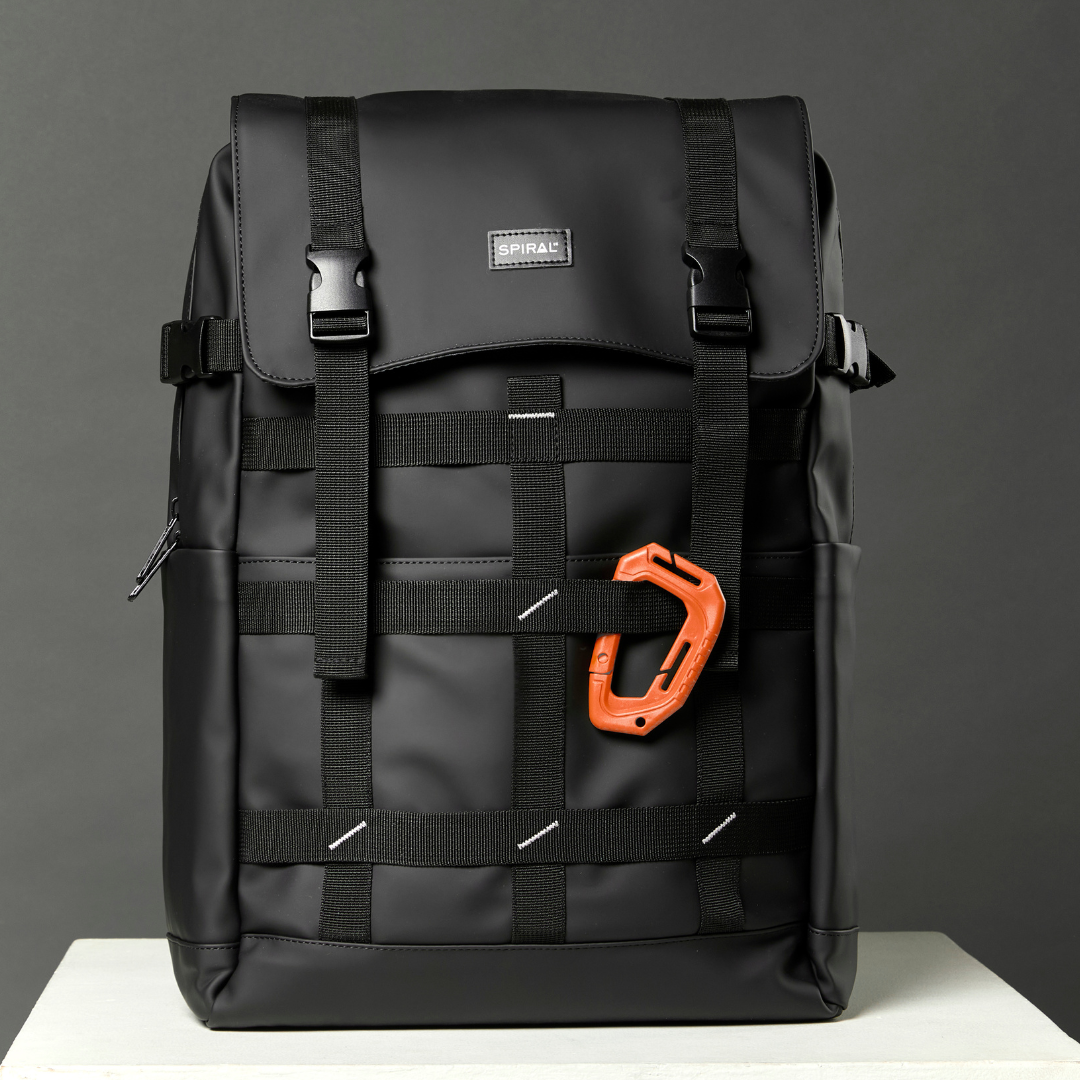 Black 27L Explorer Deluxe Backpack