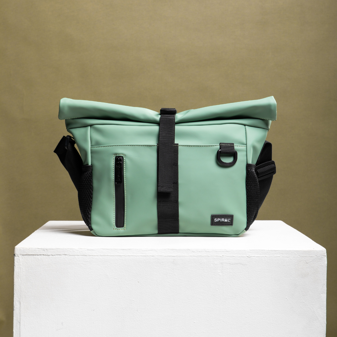 Sage Traveller Deluxe Messenger Bag