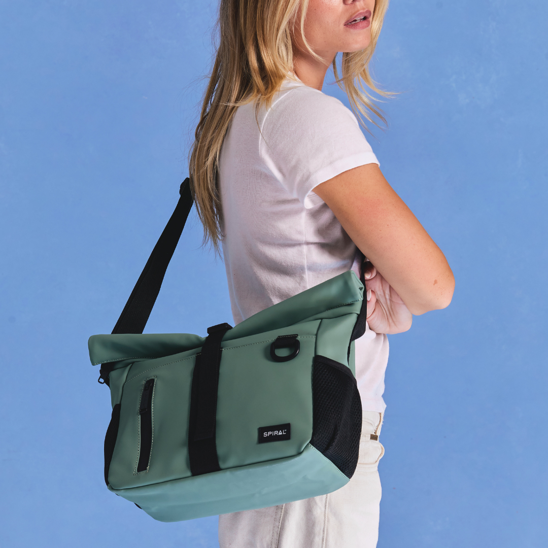 Sage Traveller Deluxe Messenger Bag