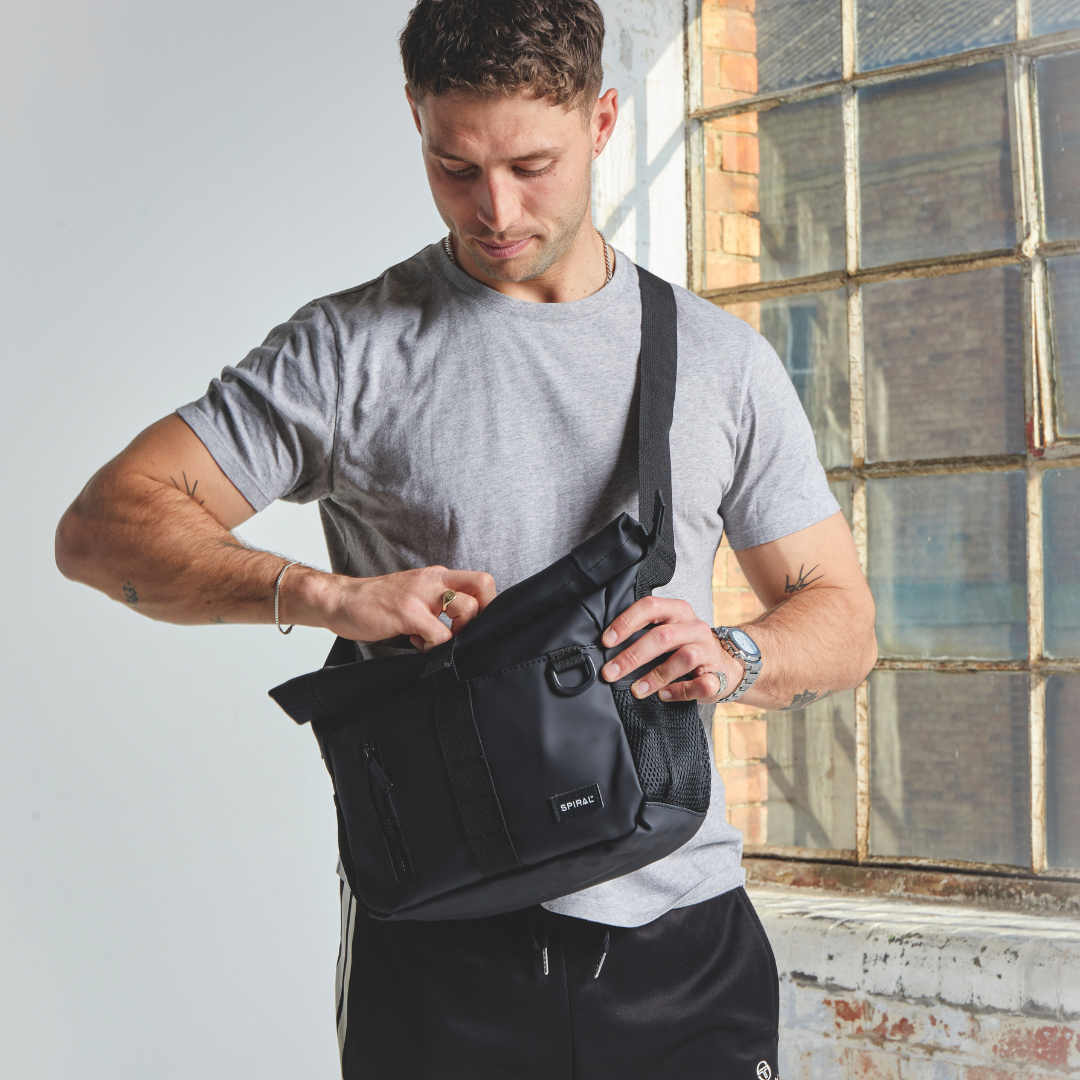Black Transporter Deluxe Messenger Bag