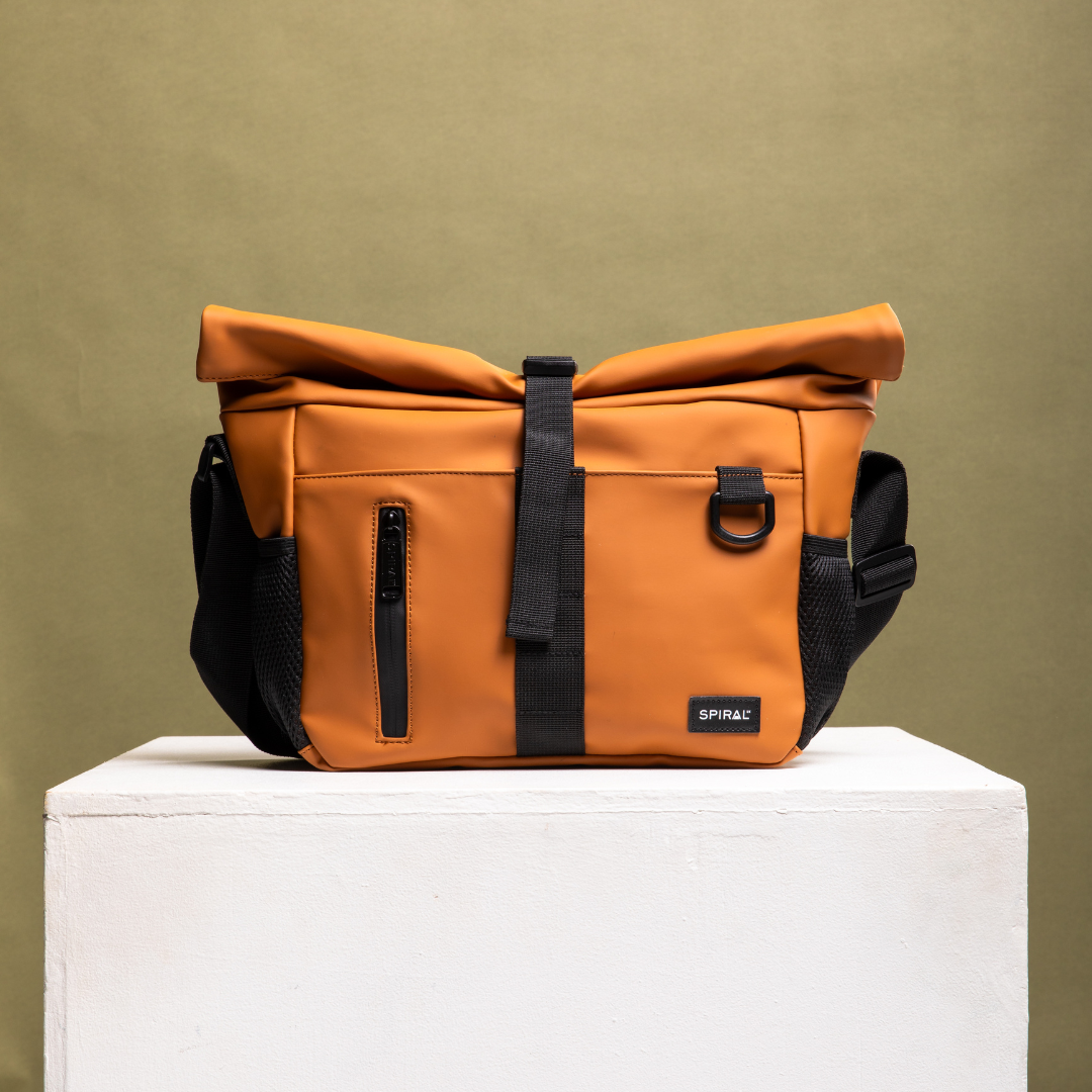 Caramel Traveller Deluxe Messenger Bag