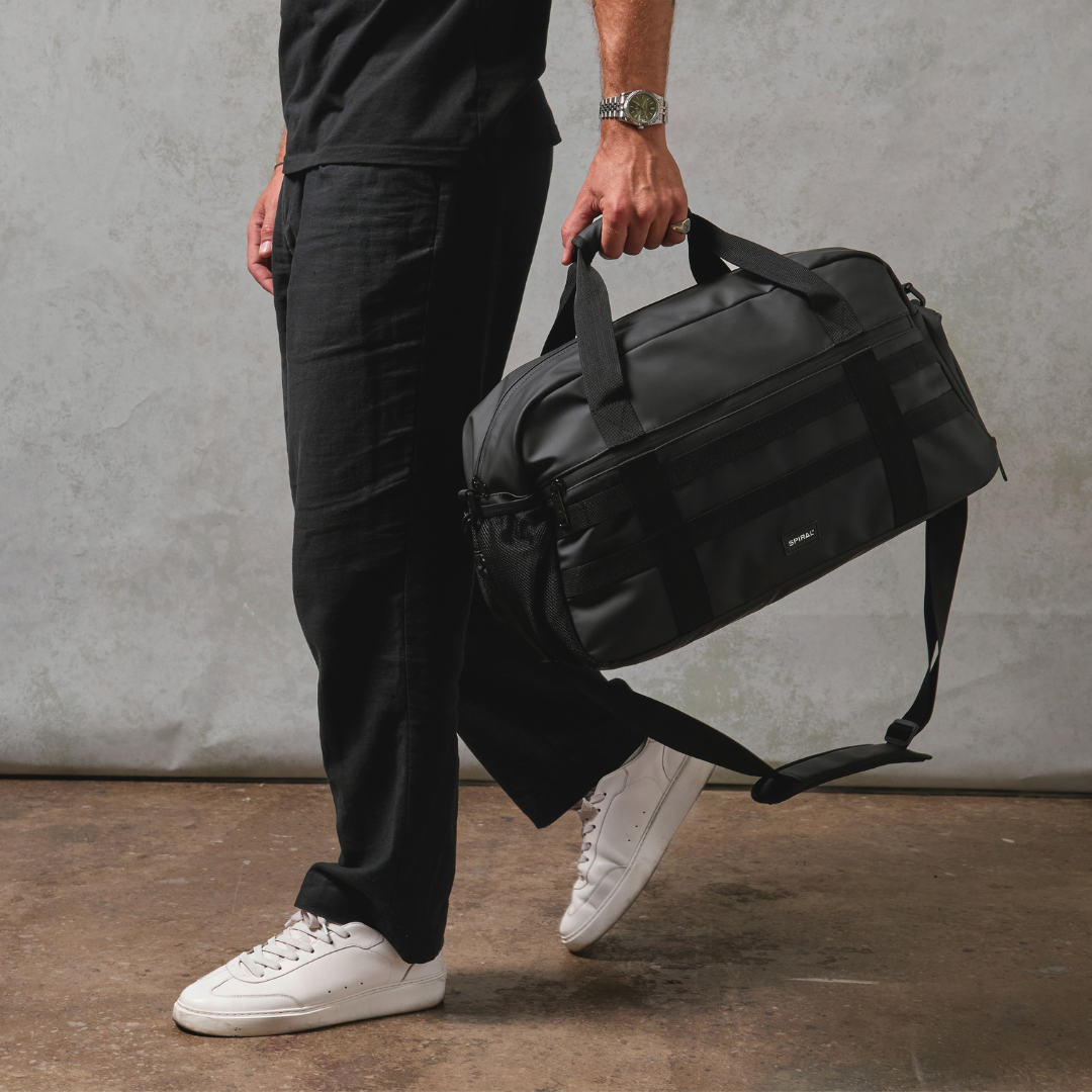 Black 28L Explorer Deluxe Duffel