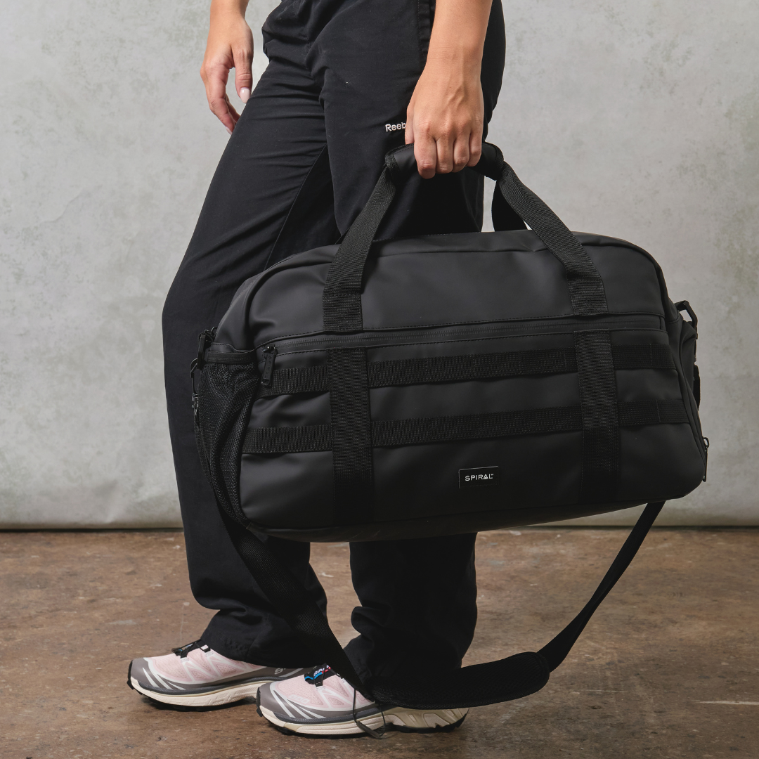Black 28L Explorer Deluxe Duffel