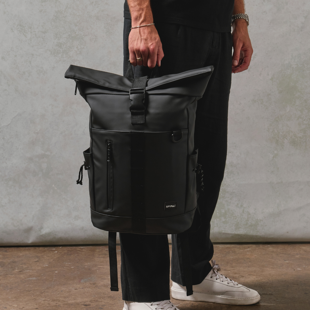 Black 20L Traveller Deluxe Backpack