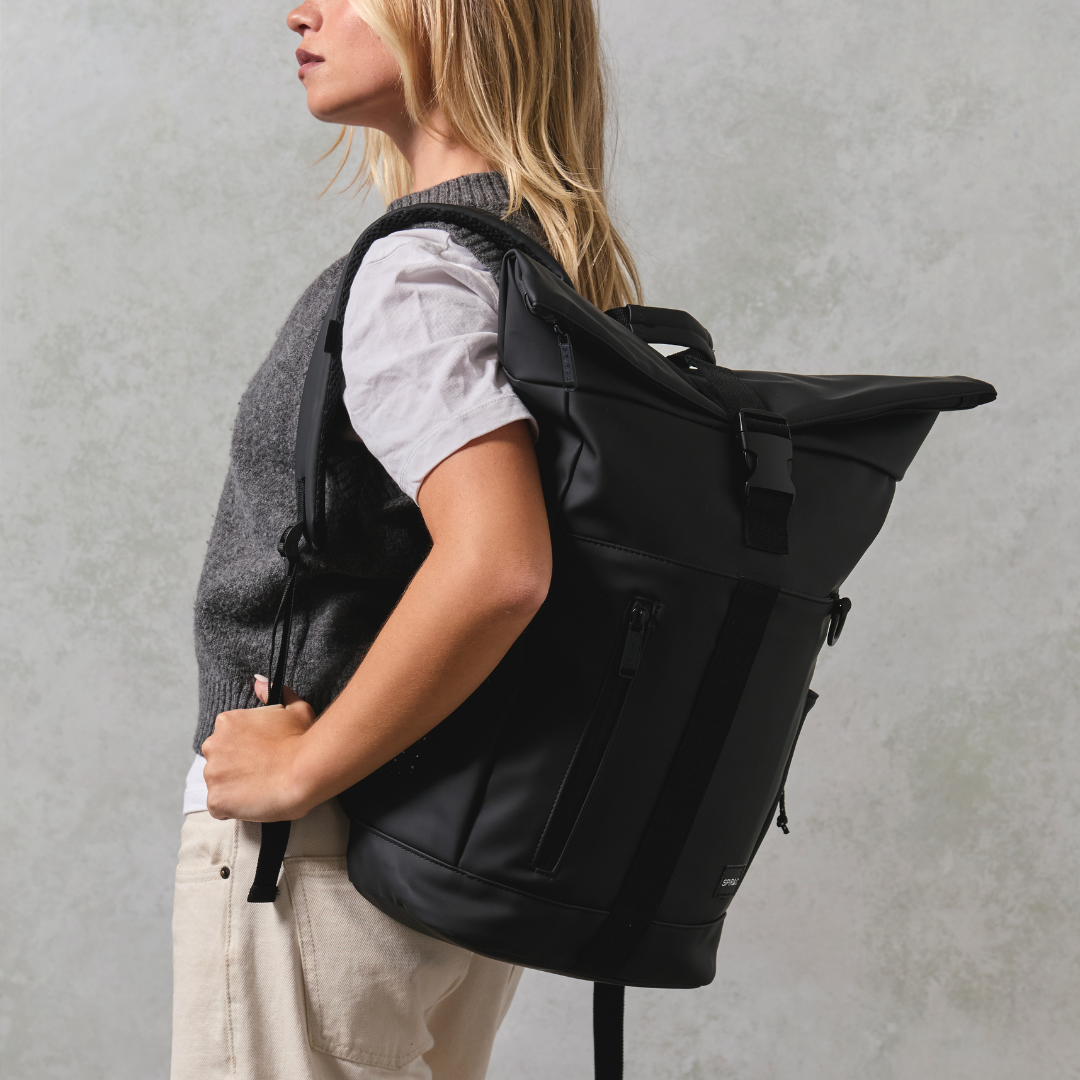 Black 20L Traveller Deluxe Backpack