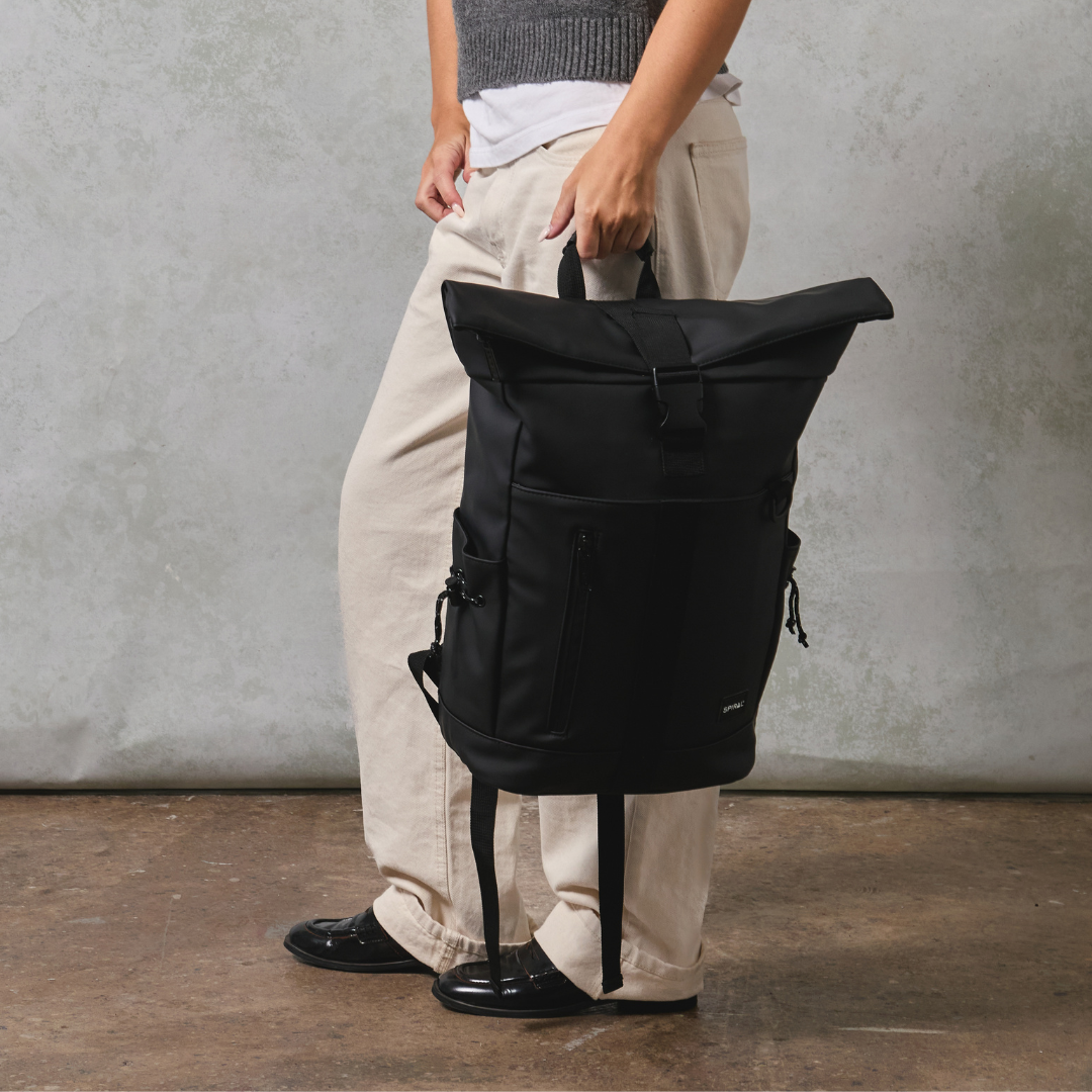Black 20L Traveller Deluxe Backpack