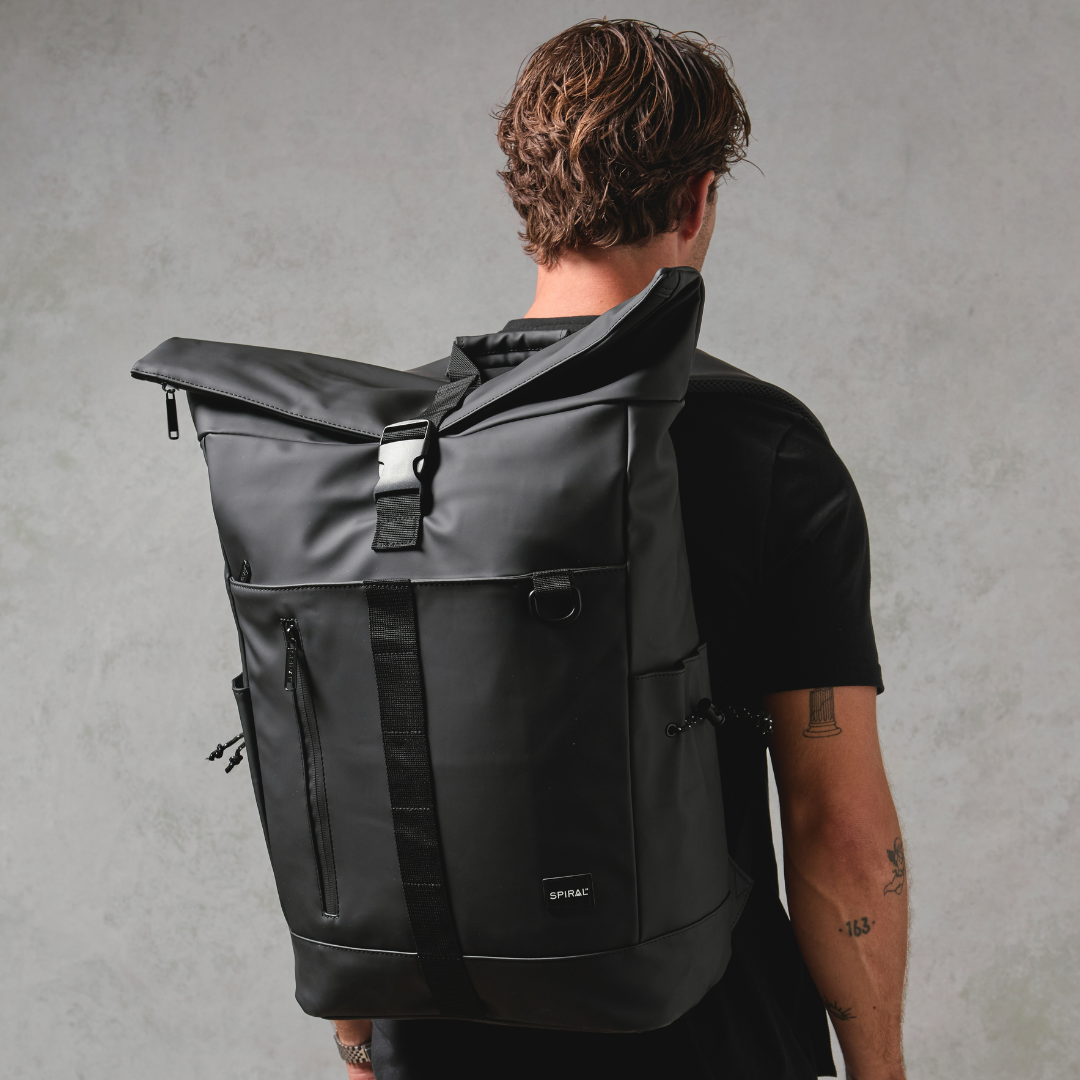 Black 30L Traveller Deluxe Backpack