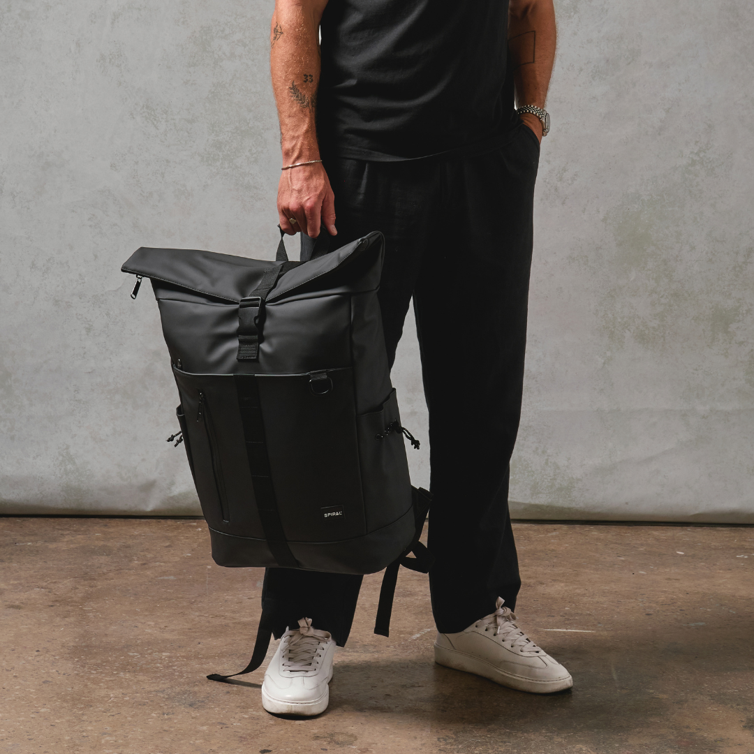 Black 30L Traveller Deluxe Backpack