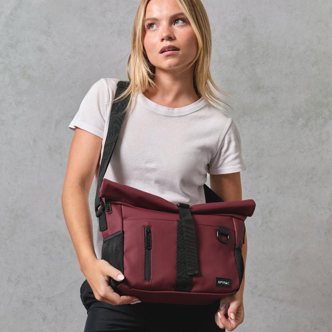 Deep Burgundy Traveller Deluxe Messenger Bag