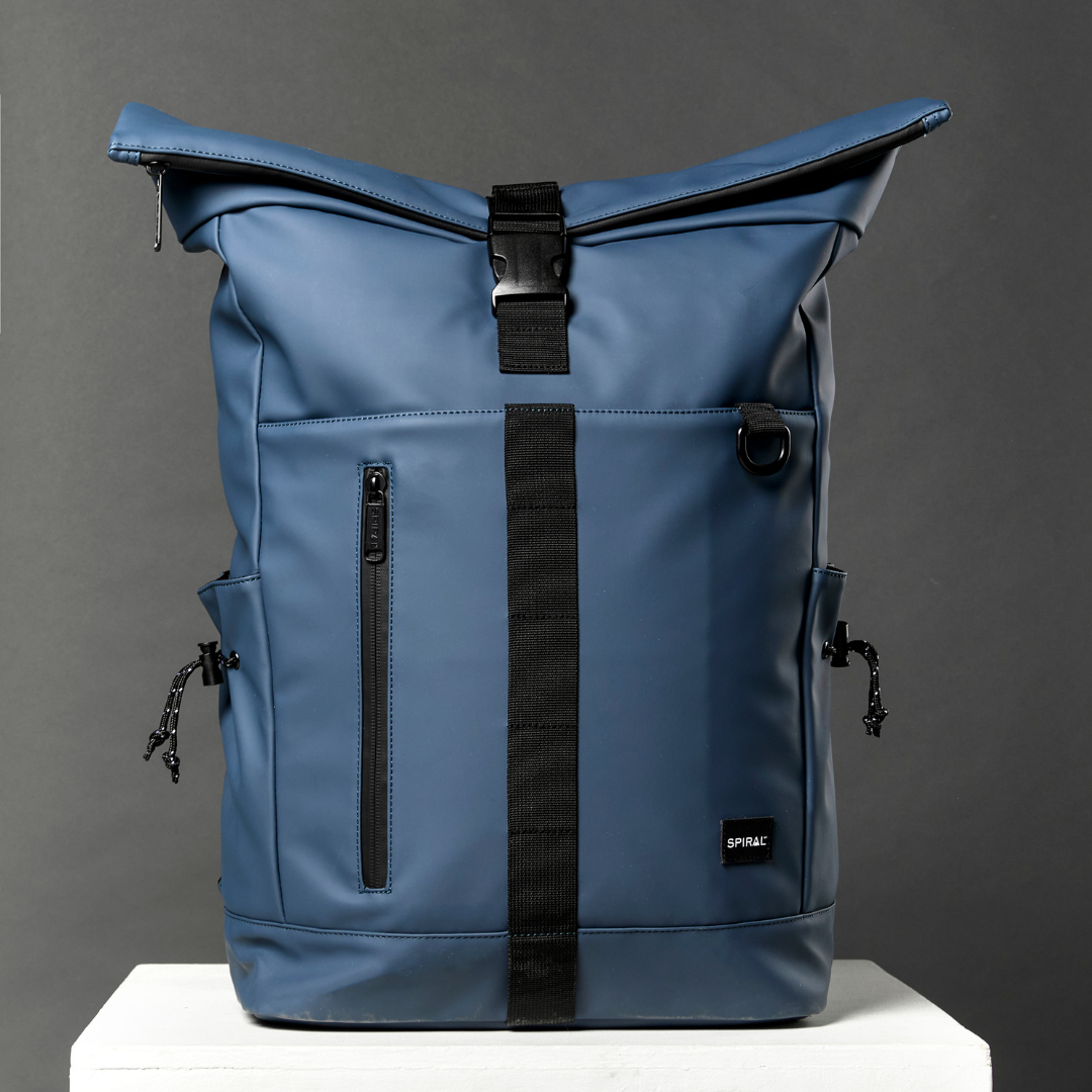 PRE ORDER 15/04 - Navy 20L Traveller Deluxe Backpack