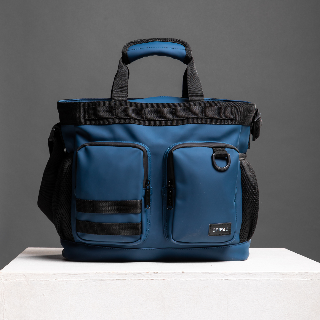 Navy Horizon Deluxe Messenger Bag
