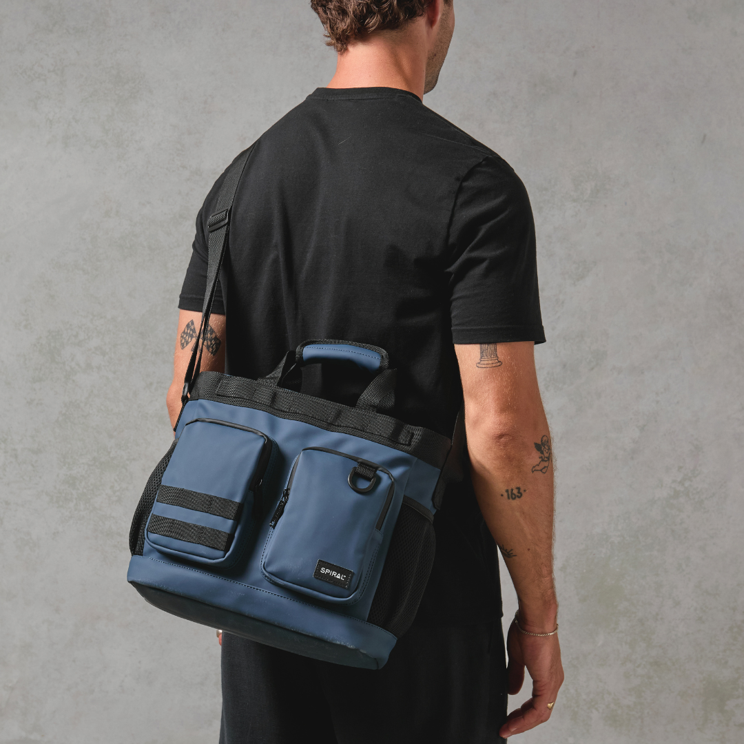 Navy Horizon Deluxe Messenger Bag