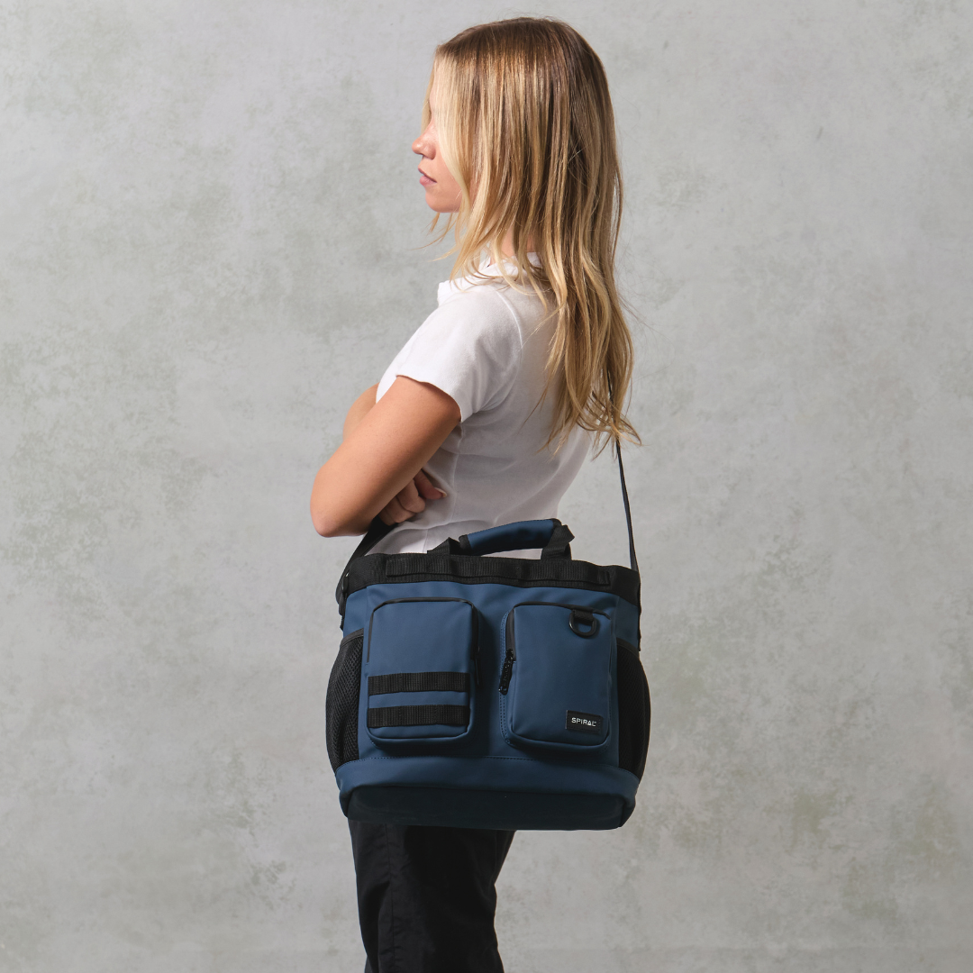 Navy Horizon Deluxe Messenger Bag