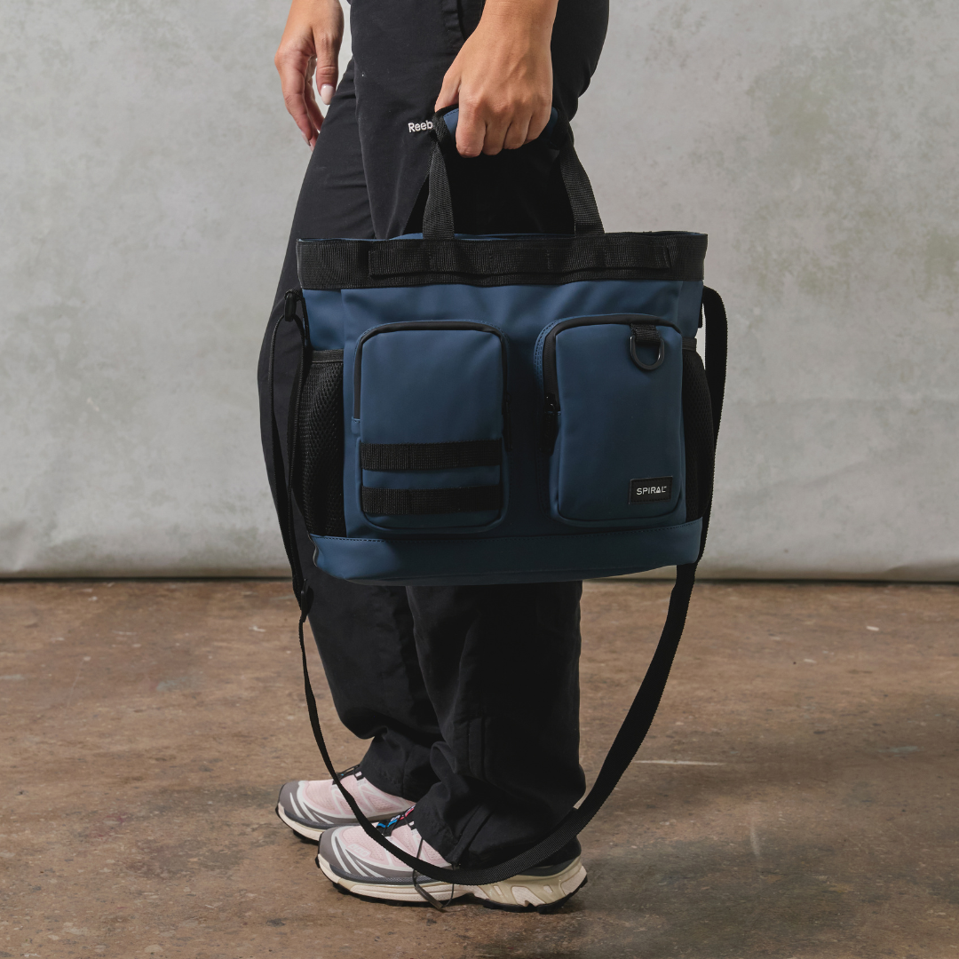 Navy Horizon Deluxe Messenger Bag