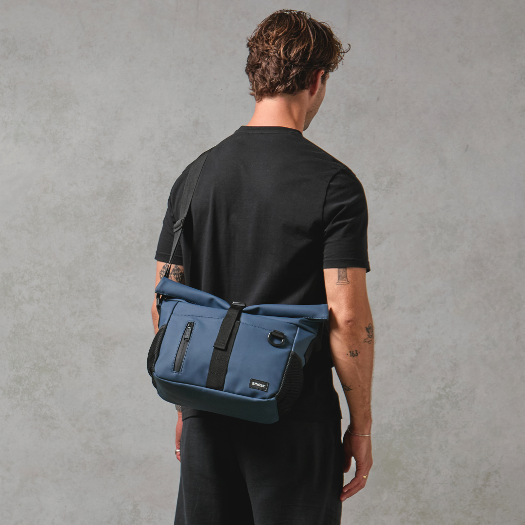 Navy Traveller Deluxe Messenger Bag