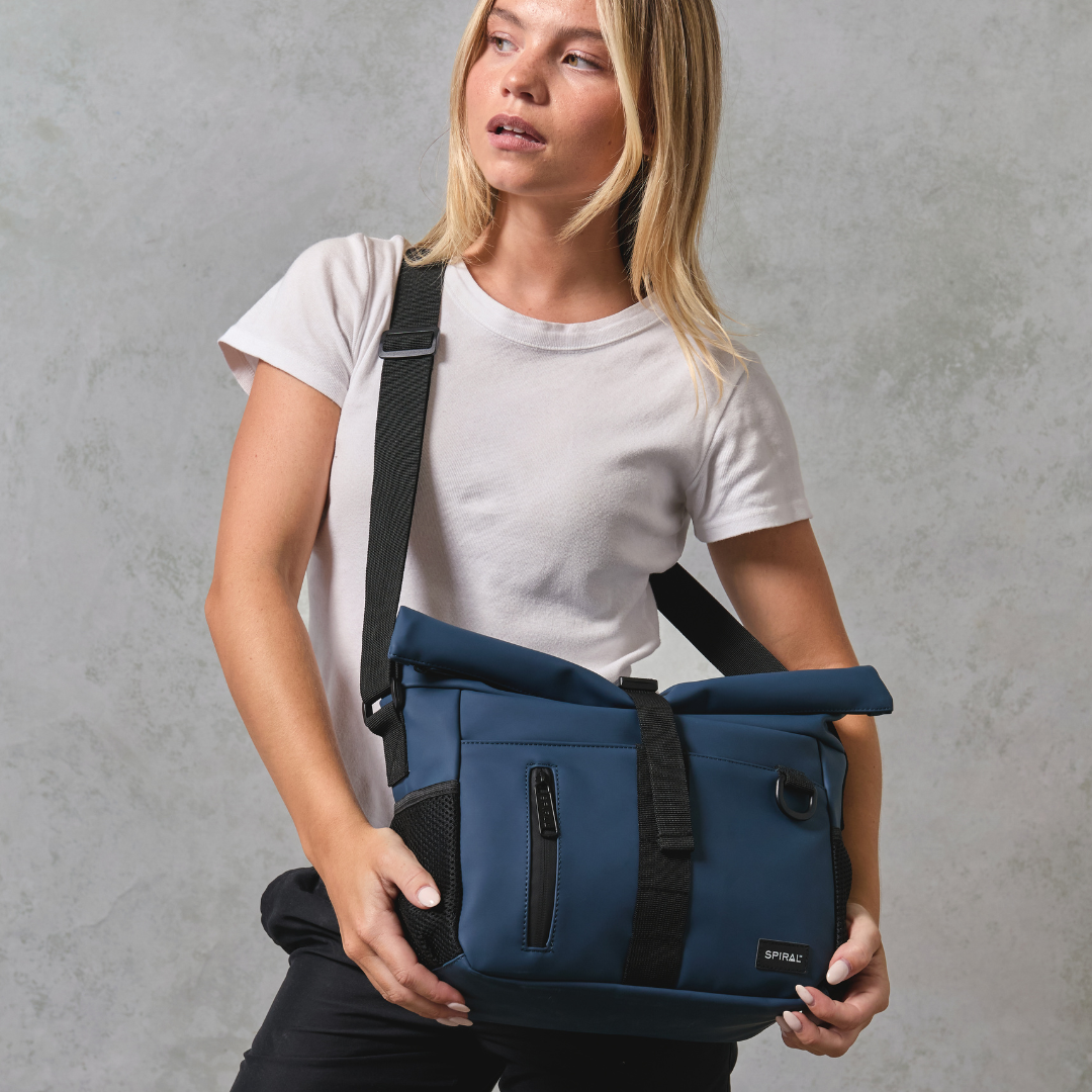 Navy Traveller Deluxe Messenger Bag