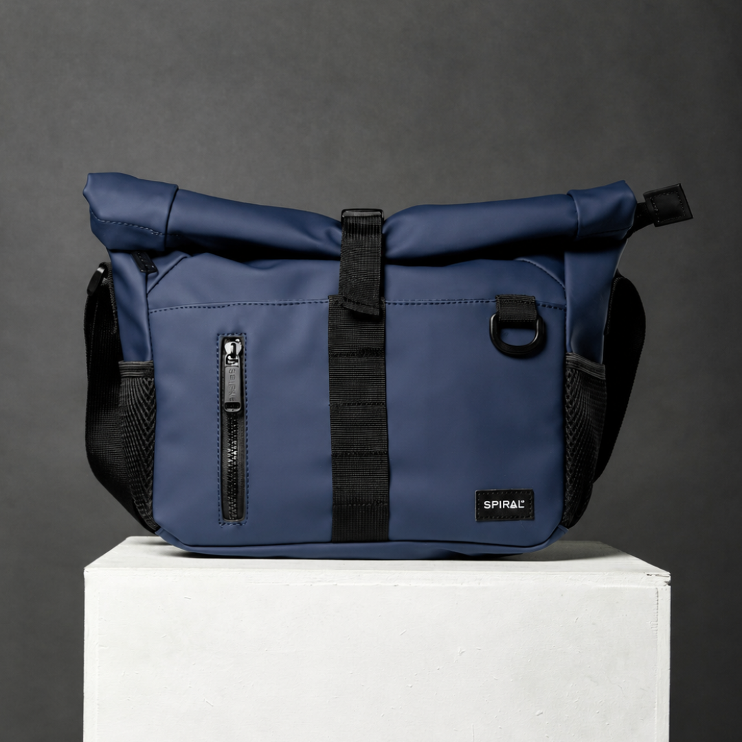 Navy Traveller Deluxe Messenger Bag