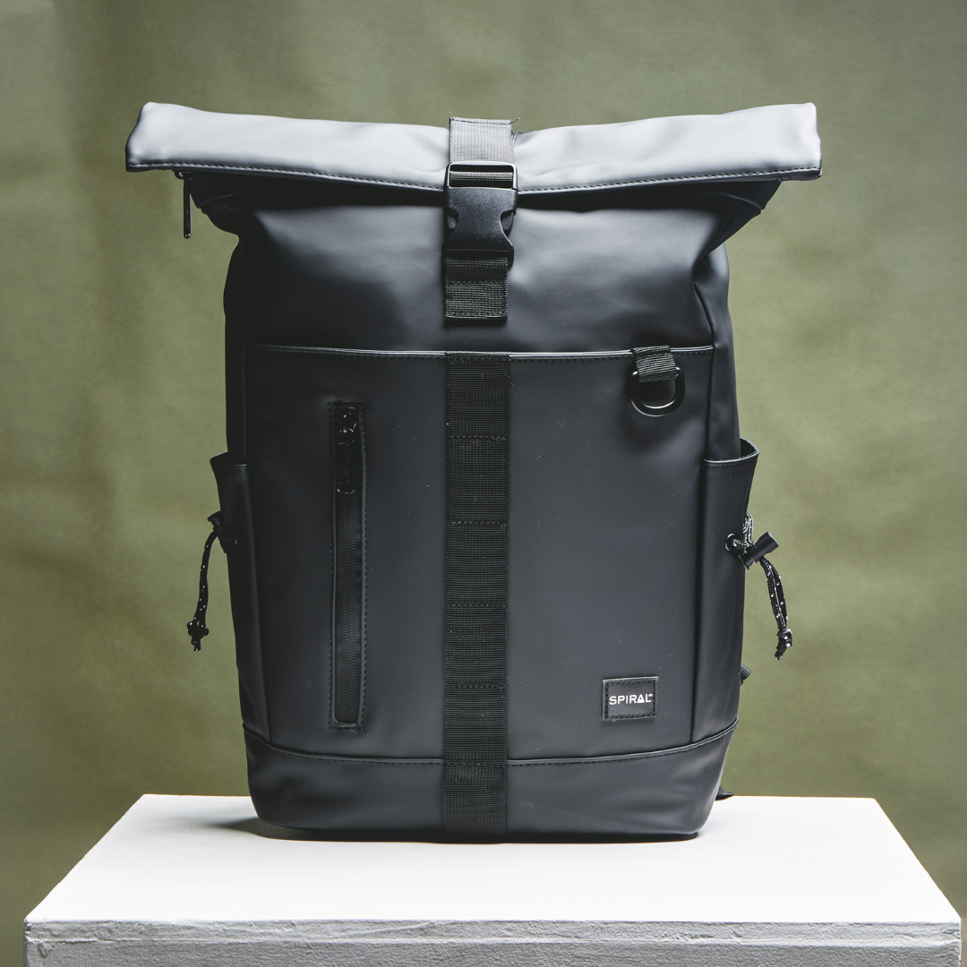 Black 20L Transporter Deluxe Backpack