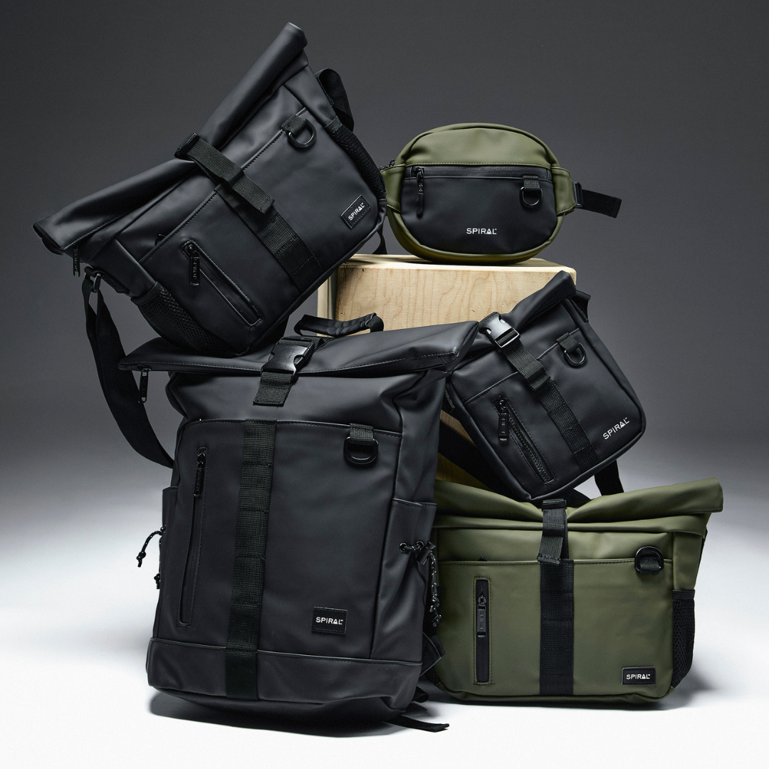 Black 20L Transporter Deluxe Backpack