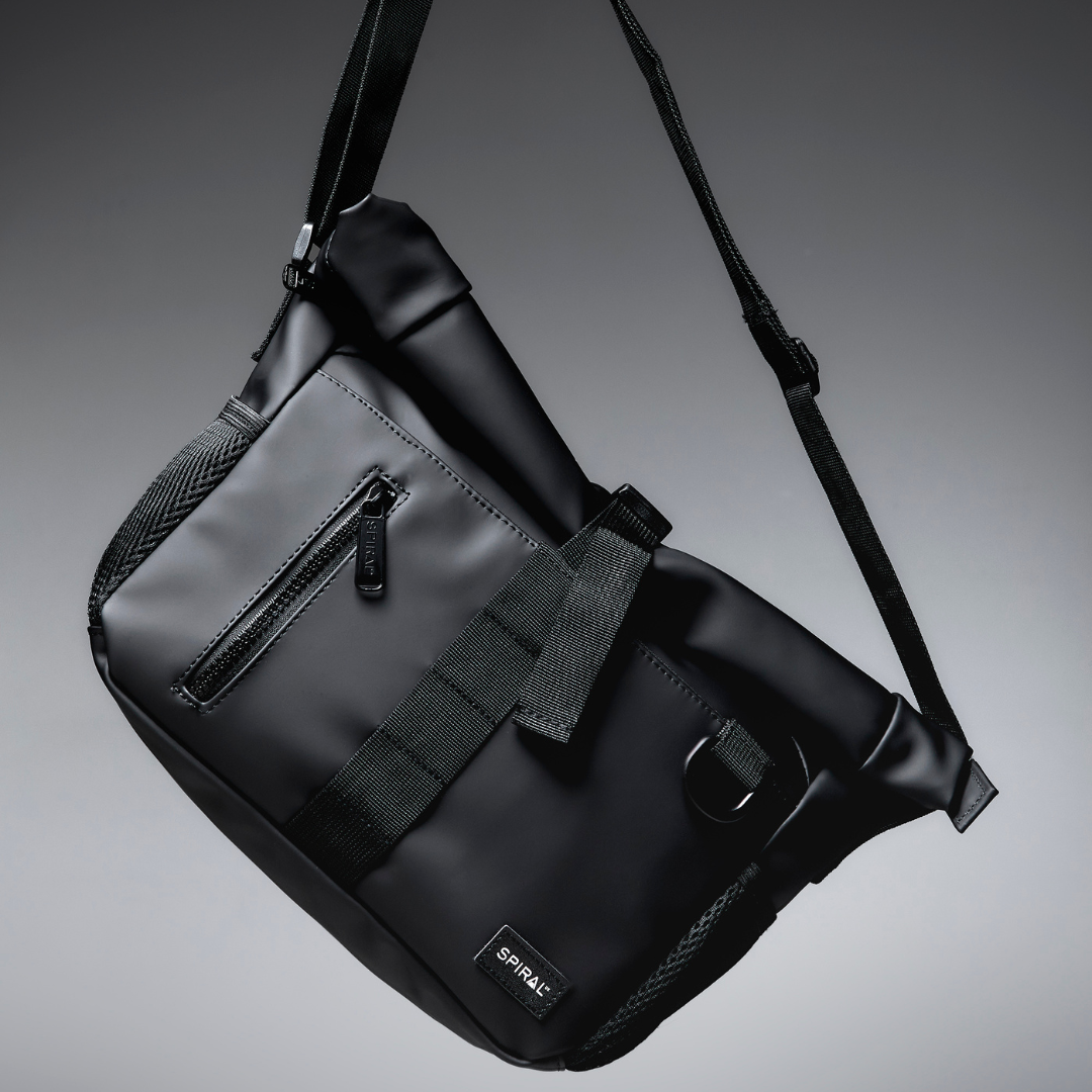 Black Transporter Deluxe Messenger Bag - PRE ORDER 15/12/25